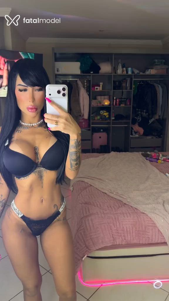 Acompanhante mulher morena (o) de olhos mel - Heloíse Vitty