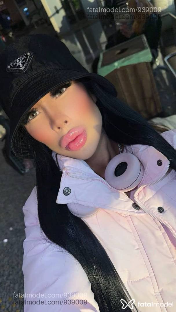 Acompanhante mulher morena (o) de olhos mel - Heloíse Vitty