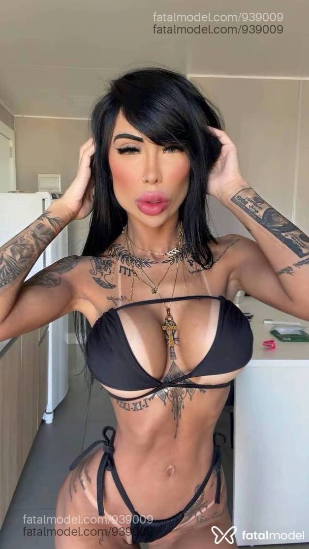 Acompanhante mulher morena (o) de olhos mel - Heloíse Vitty
