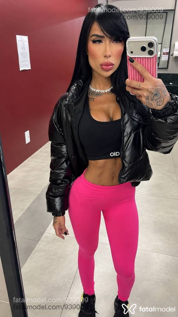 Acompanhante mulher morena (o) de olhos mel - Heloíse Vitty