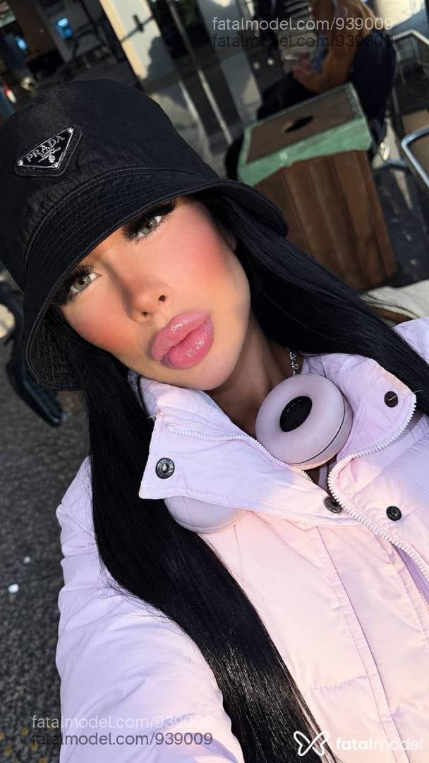 Acompanhante mulher morena (o) de olhos mel - Heloíse Vitty