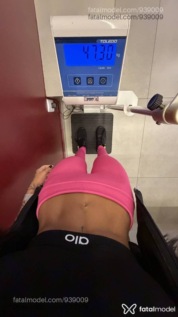 Acompanhante mulher morena (o) de olhos mel - Heloíse Vitty