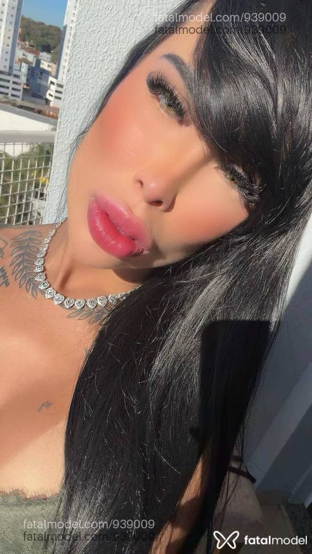 Acompanhante mulher morena (o) de olhos mel - Heloíse Vitty