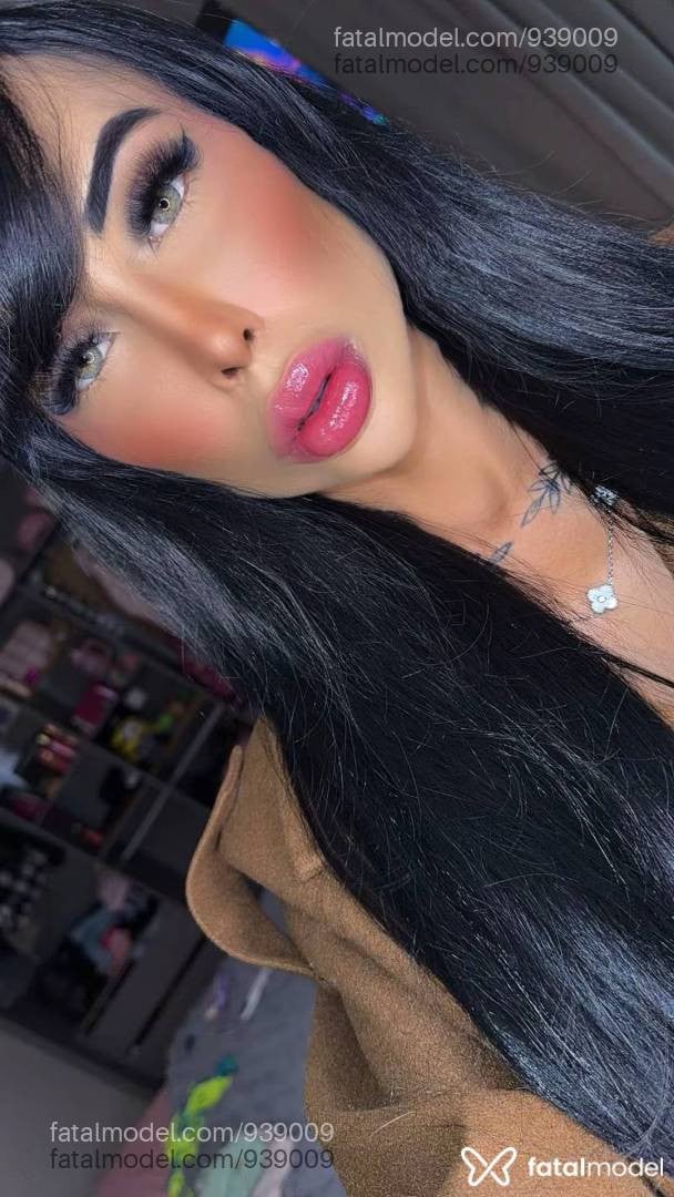 Acompanhante mulher morena (o) de olhos mel - Heloíse Vitty