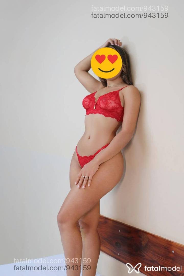 Acompanhante mulher com cabelo castanho de olhos castanhos - Brenda