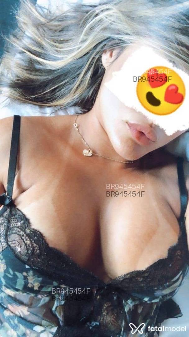 Acompanhante mulher loira (o) de olhos mel em Camocim Acompanhante mulher loira (o) de olhos mel em Camocim - Jessiquinha