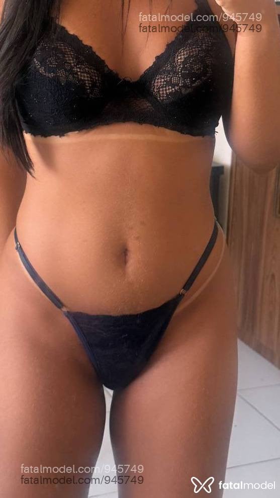 Acompanhante mulher morena (o) de olhos castanhos - Júlia Aguiar