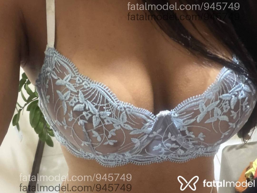 Acompanhante mulher morena (o) de olhos castanhos - Júlia Aguiar