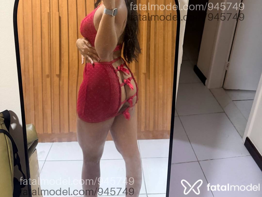 Acompanhante mulher morena (o) de olhos castanhos - Júlia Aguiar