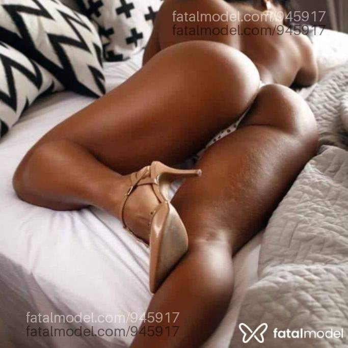 Acompanhante mulher morena (o) de olhos pretos - Rafaely Miller