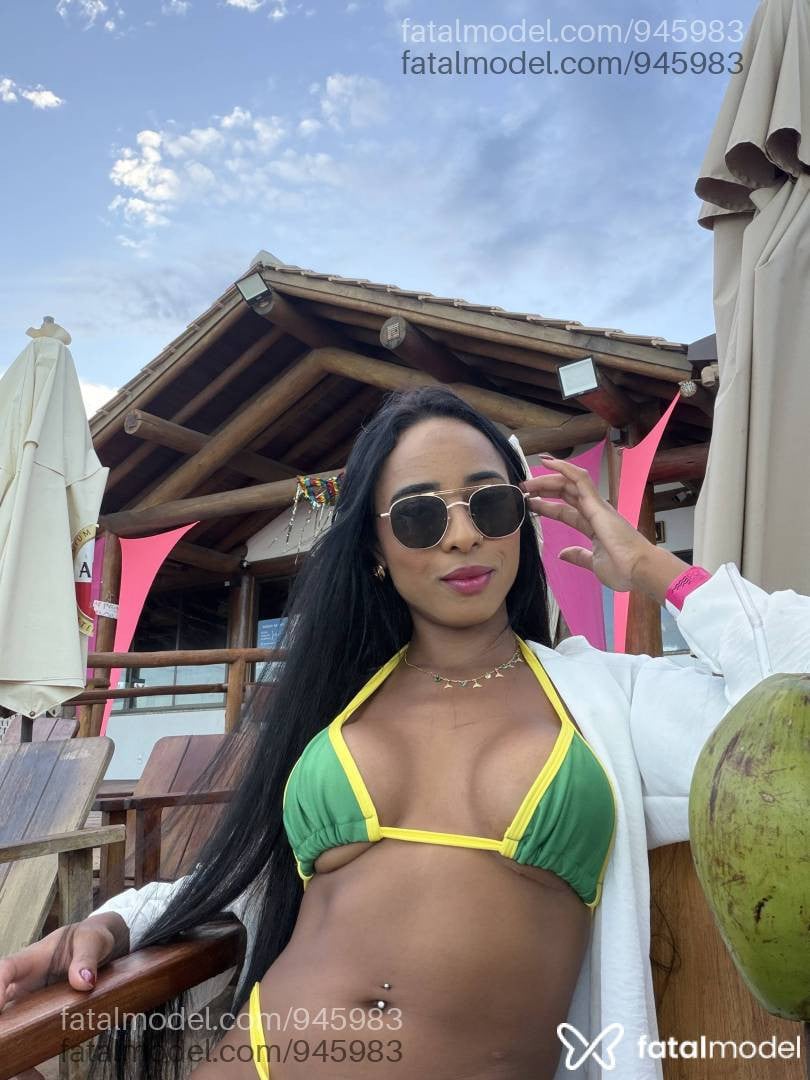 Acompanhante mulher morena (o) de olhos castanhos - Laura