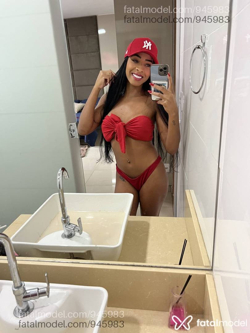 Acompanhante mulher morena (o) de olhos castanhos - Laura