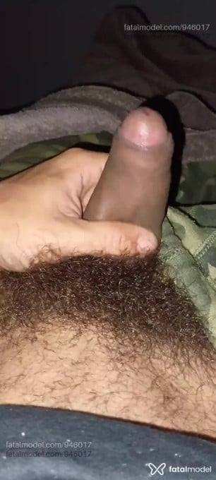 Acompanhante homem com cabelo castanho de olhos castanhos - Baiano