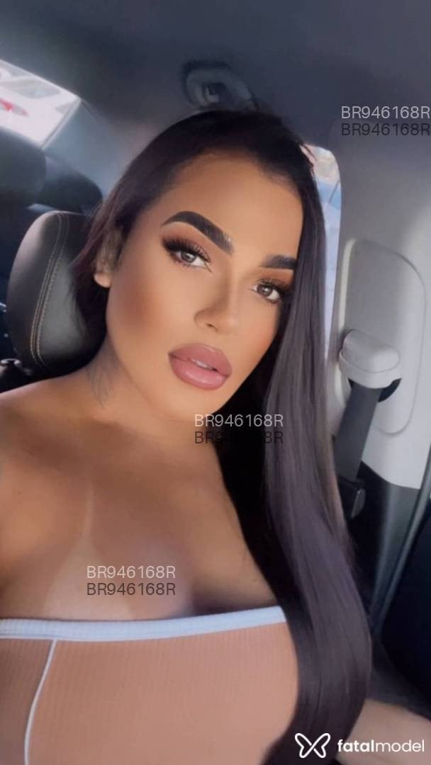 Acompanhante mulher trans morena (o) de olhos mel - Lara Cardoso Acompanhante mulher trans morena (o) de olhos mel - Lara Cardoso