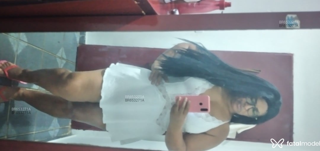 Acompanhante mulher com cabelo colorido de olhos castanhos em Poços de Caldas - Mychelli