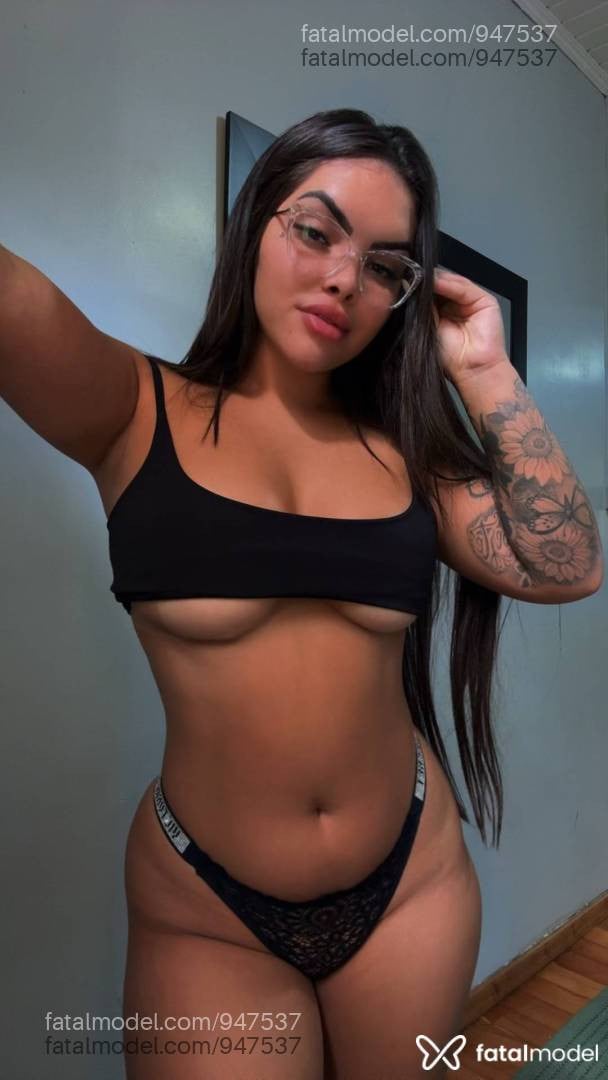 Acompanhante mulher com cabelo castanho de olhos castanhos - Sofia