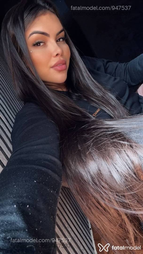 Acompanhante mulher com cabelo castanho de olhos castanhos - Sofia
