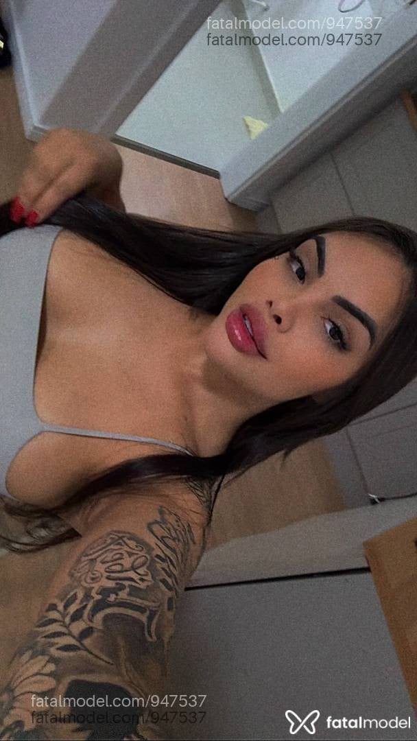 Acompanhante mulher com cabelo castanho de olhos castanhos em Guaporé - Sofia
