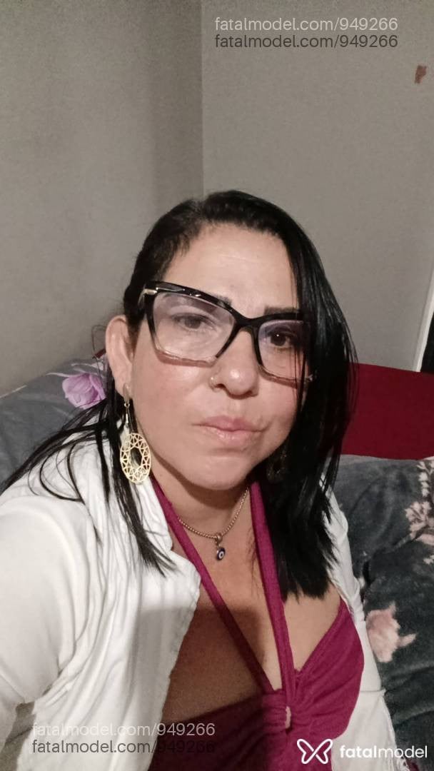 Acompanhante mulher ruiva (o) de olhos castanhos em Curitiba - Iziz Bueno