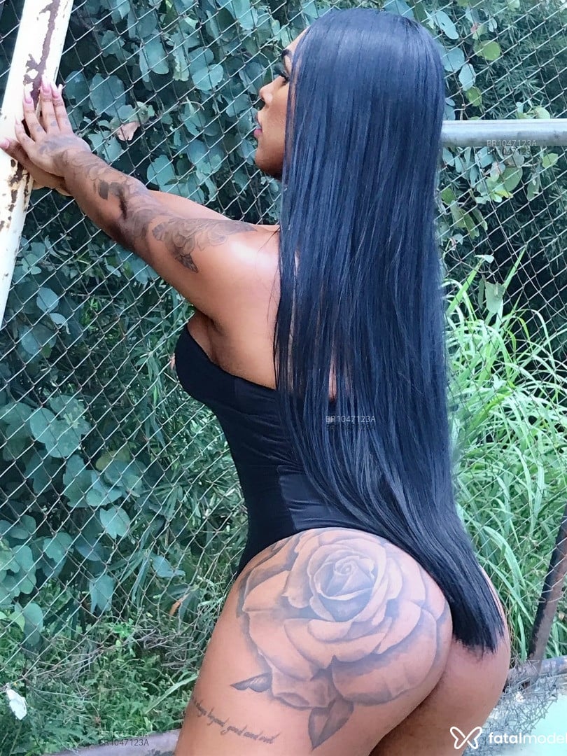 Acompanhante mulher trans morena (o) de olhos castanhos em Santa Rosa Acompanhante mulher trans morena (o) de olhos castanhos em Santa Rosa - Nicolle Rodrigues