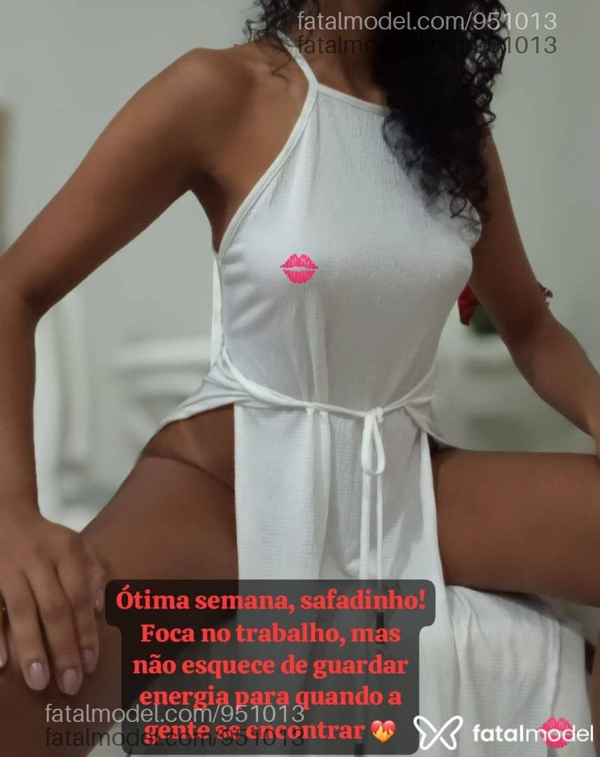 Acompanhante mulher morena (o) de olhos castanhos - Vitoria