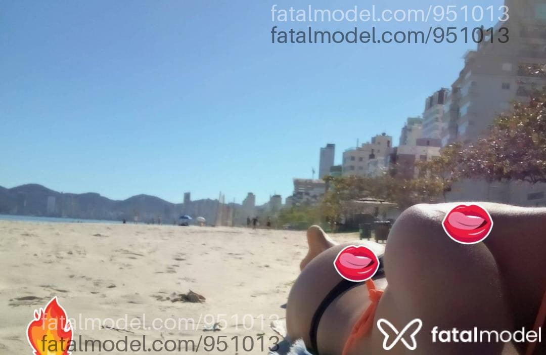Acompanhante mulher morena (o) de olhos castanhos - Vitoria