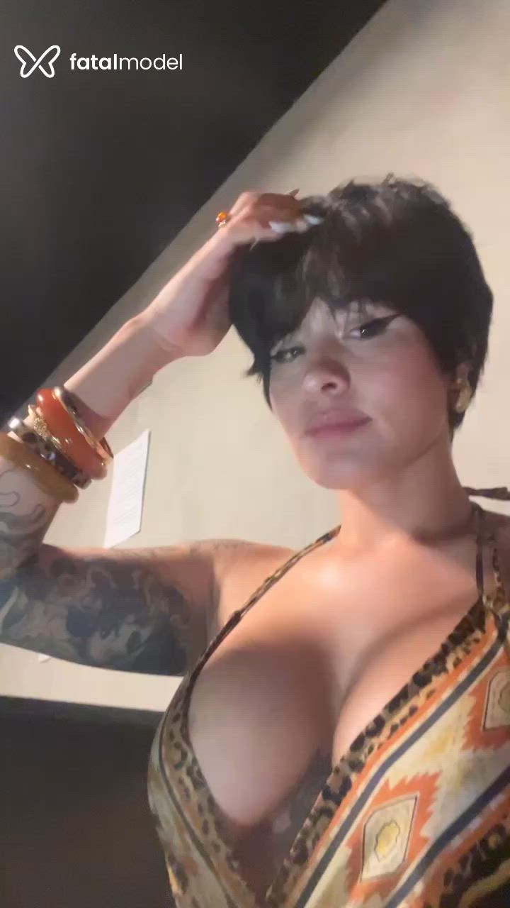 Acompanhante mulher morena (o) de olhos castanhos - Larissa Brum