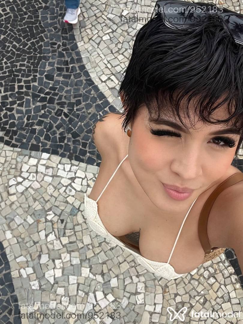 Acompanhante mulher morena (o) de olhos castanhos - Larissa Brum