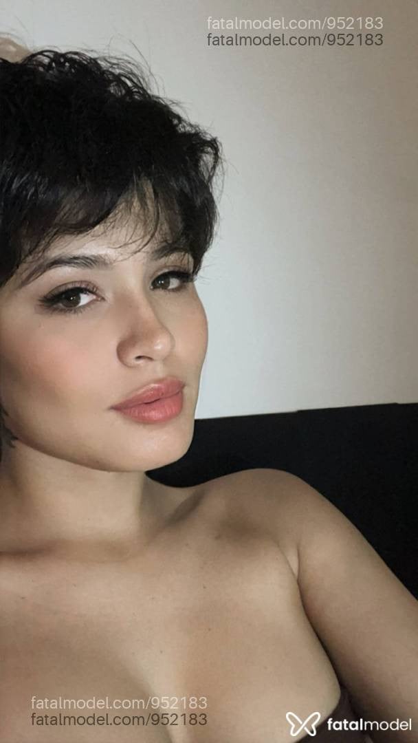 Acompanhante mulher morena (o) de olhos castanhos - Larissa Brum