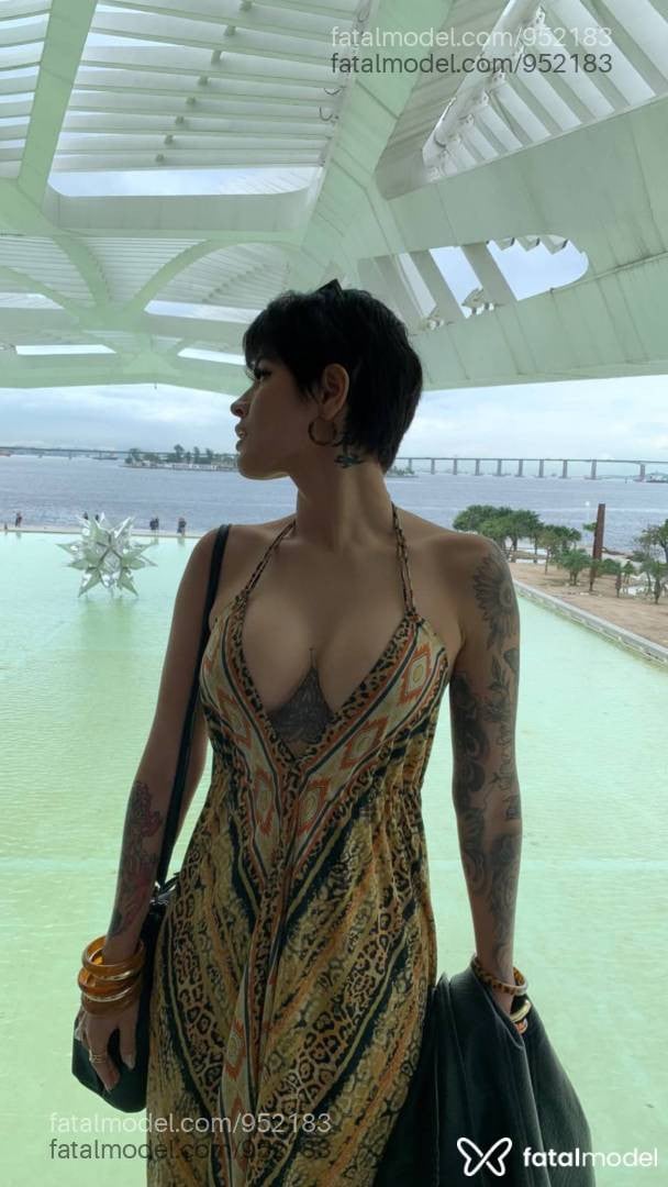 Acompanhante mulher morena (o) de olhos castanhos - Larissa Brum