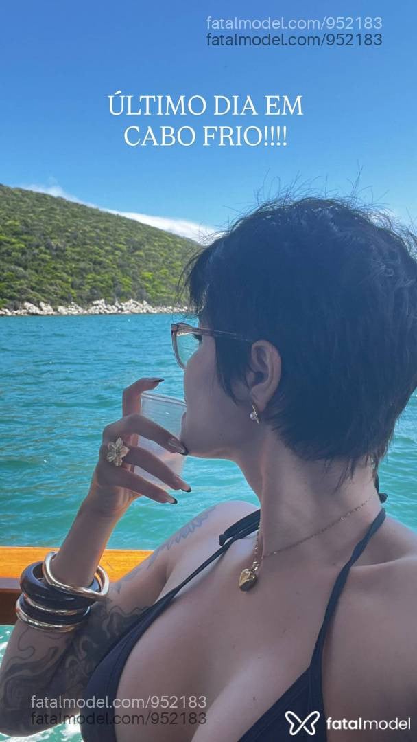 Acompanhante mulher morena (o) de olhos castanhos - Larissa Brum