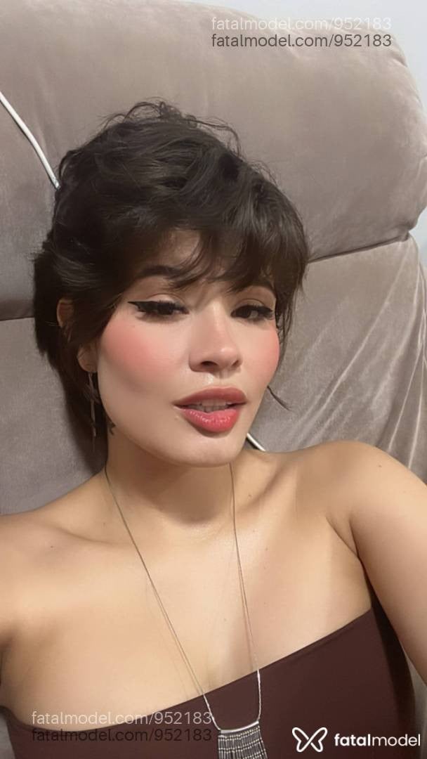 Acompanhante mulher morena (o) de olhos castanhos em Sorriso Acompanhante mulher morena (o) de olhos castanhos em Sorriso - Larissa Brum