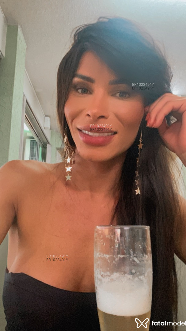 Acompanhante travesti loira (o) de olhos castanhos em Brasília - Bruna