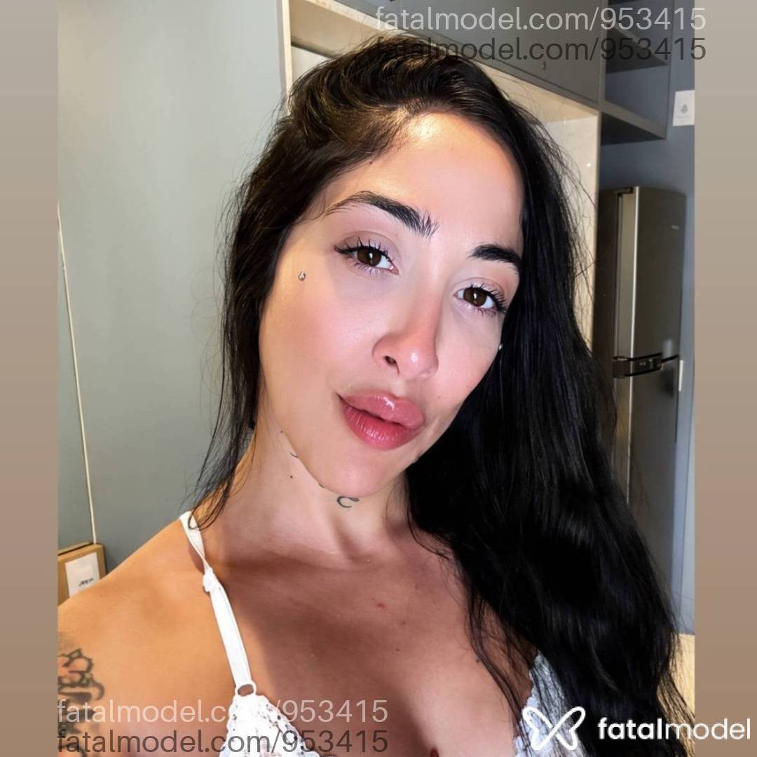 Acompanhante mulher morena (o) de olhos castanhos - Yasmim