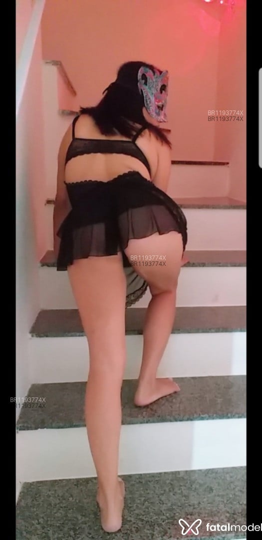 Acompanhante mulher morena (o) de olhos castanhos - Pahoana