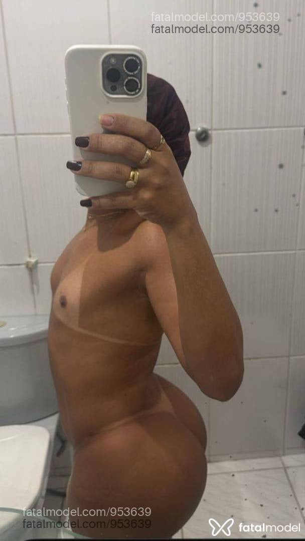 Acompanhante mulher trans com cabelo castanho de olhos castanhos em São Mateus - Izis silva