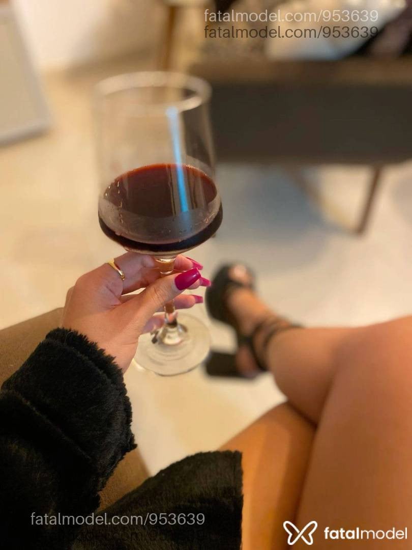 Acompanhante mulher trans com cabelo castanho de olhos castanhos em São Mateus - Izis silva
