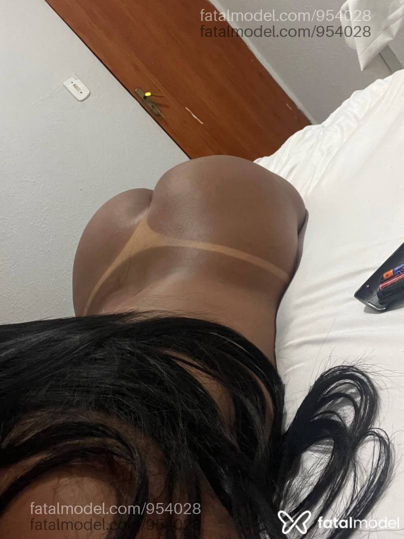 Acompanhante mulher morena (o) de olhos castanhos - Luana Medeiros