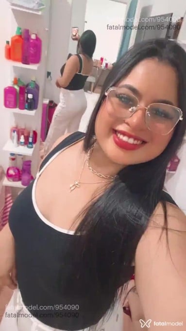 Acompanhante mulher morena (o) de olhos castanhos - Vitória Acompanhante mulher morena (o) de olhos castanhos - Vitória