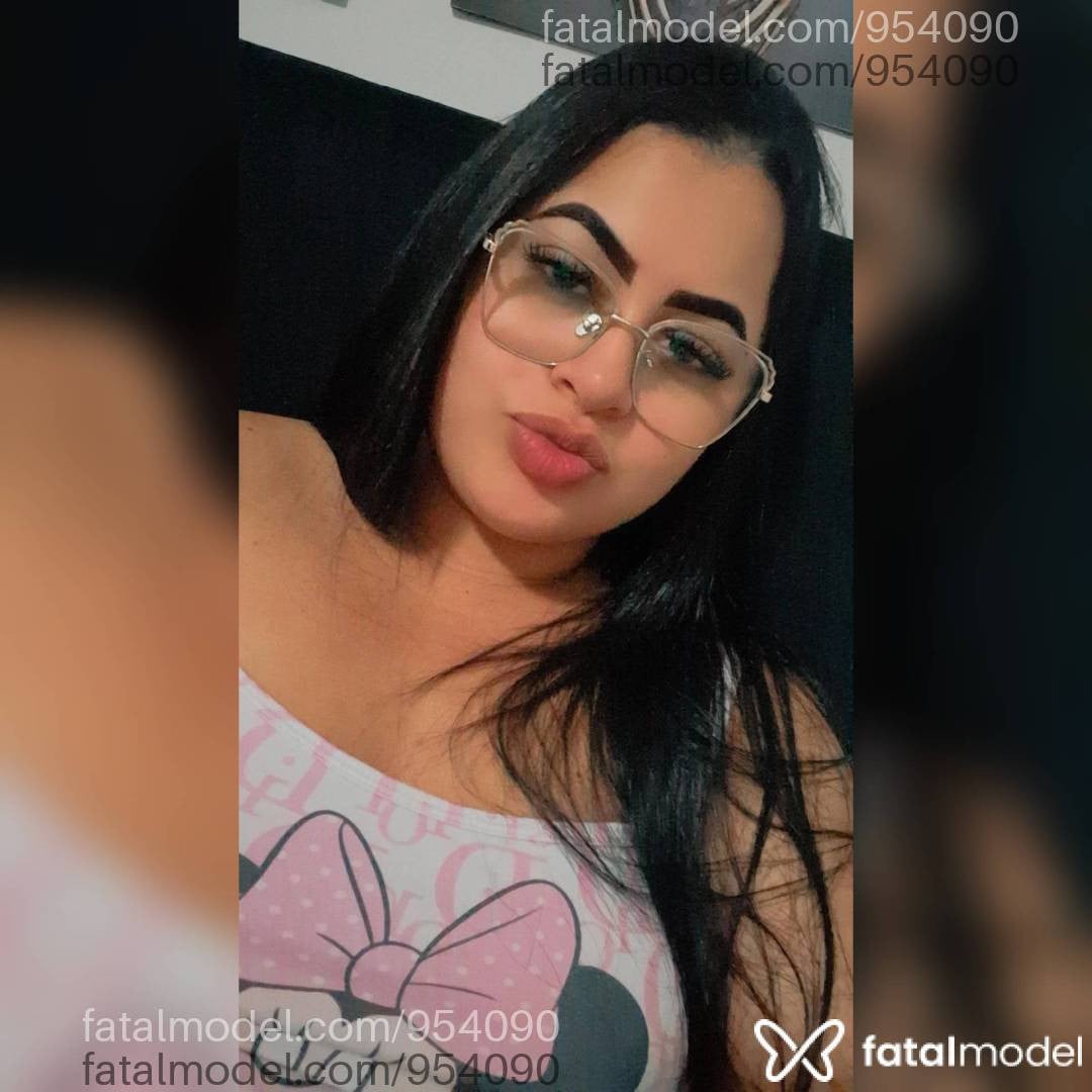 Acompanhante mulher morena (o) de olhos castanhos em Capelinha - Vitória