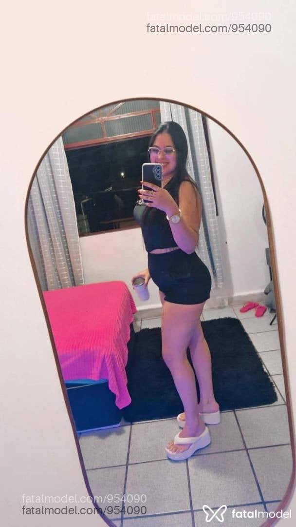 Acompanhante mulher morena (o) de olhos castanhos em Capelinha - Vitória