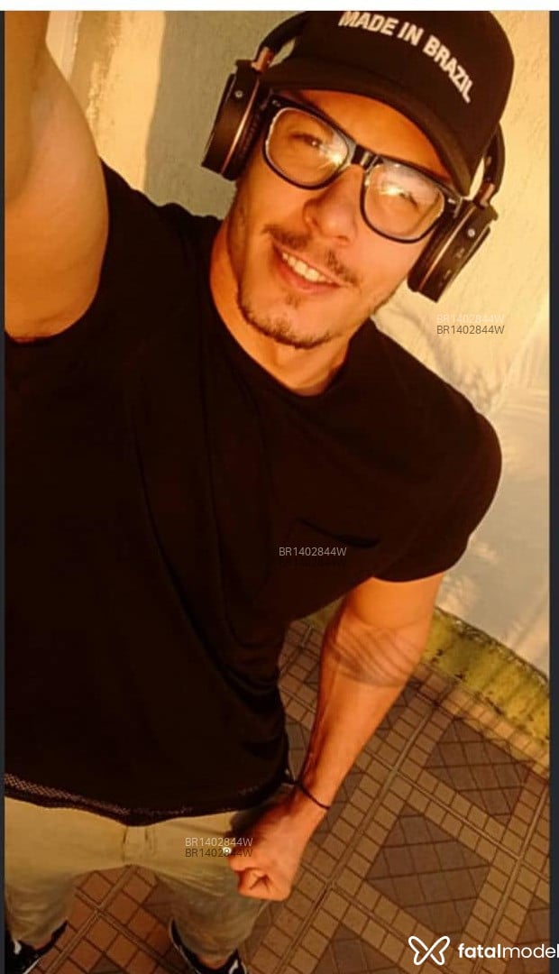 Acompanhante homem com cabelo castanho de olhos castanhos em Pouso Alegre - Pedro Jaspper