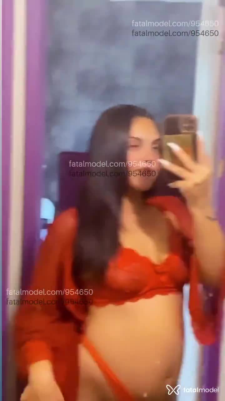 Acompanhante mulher com cabelo castanho de olhos castanhos em Guarapari - Cristal