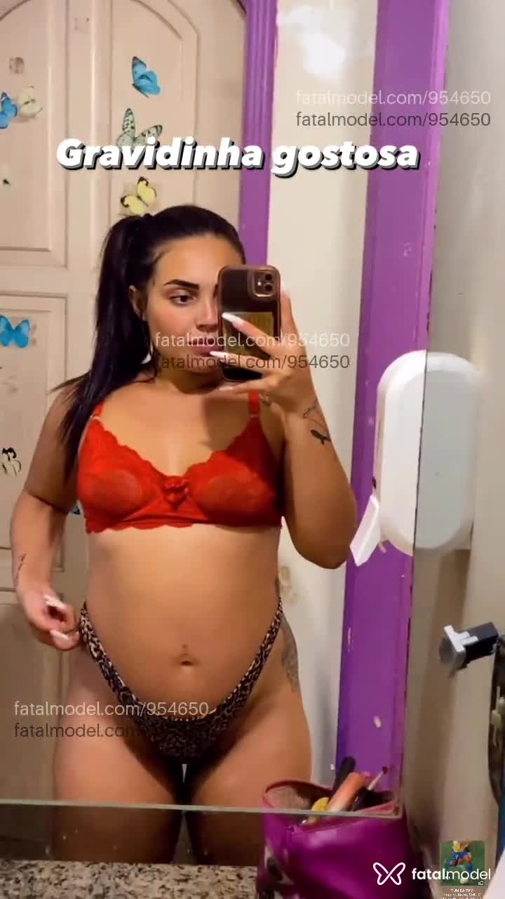 Acompanhante mulher com cabelo castanho de olhos castanhos em Guarapari - Cristal
