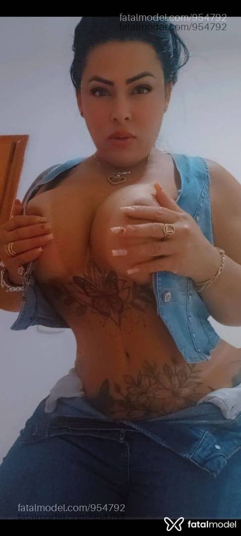Acompanhante mulher morena (o) de olhos castanhos - Diana