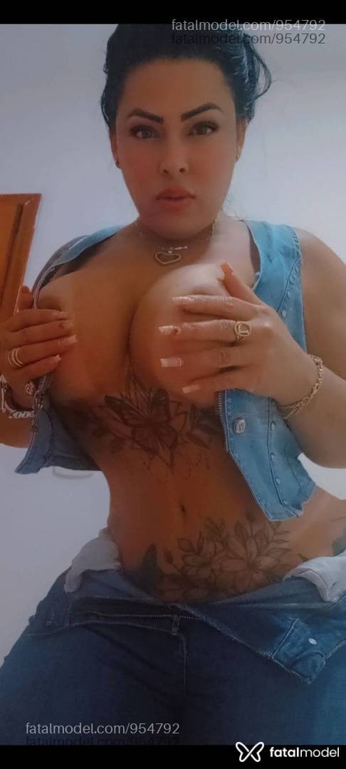 Acompanhante mulher morena (o) de olhos castanhos - Diana