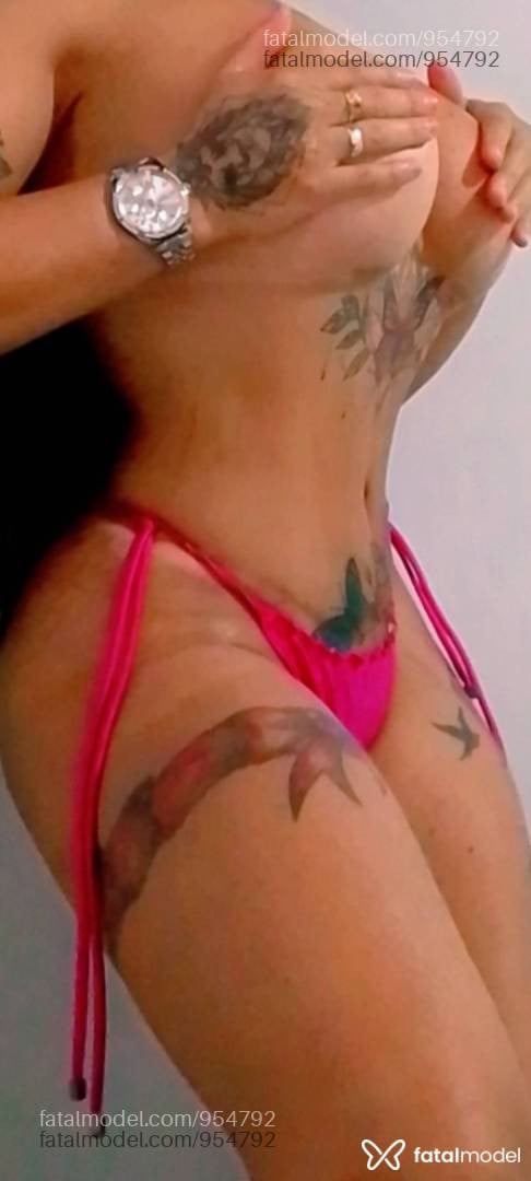 Acompanhante mulher morena (o) de olhos castanhos - Diana