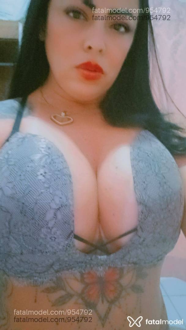 Acompanhante mulher morena (o) de olhos castanhos - Diana