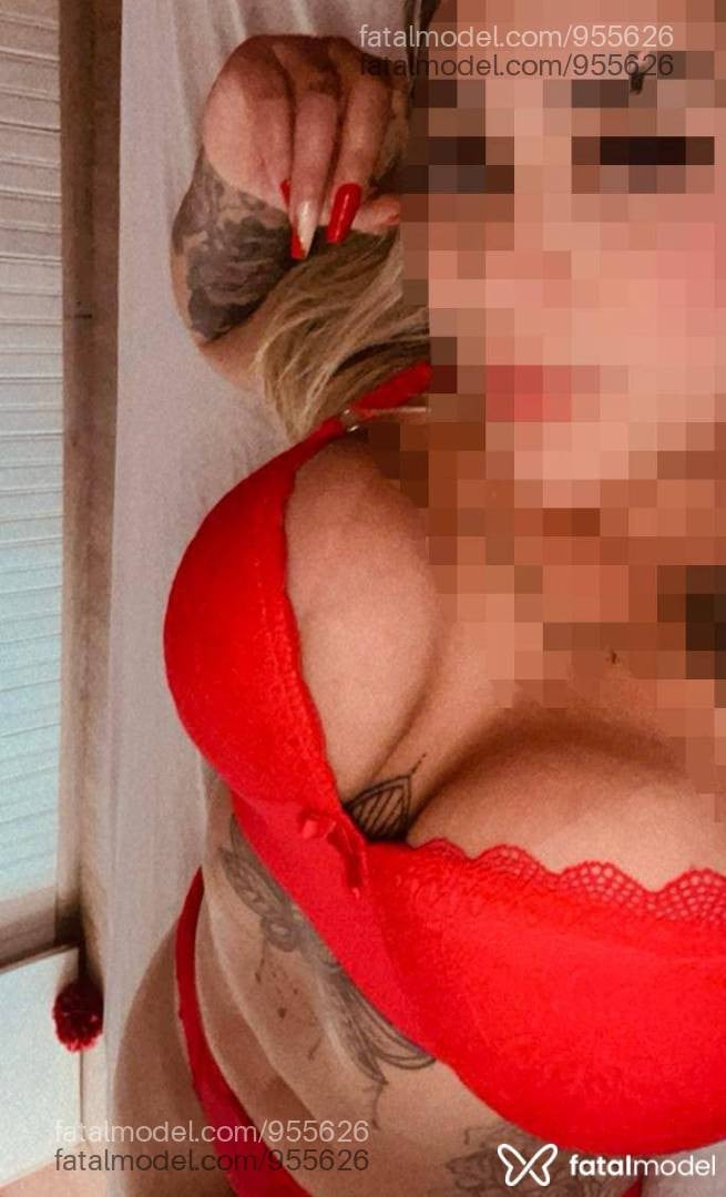 Acompanhante mulher loira (o) de olhos castanhos - Bella
