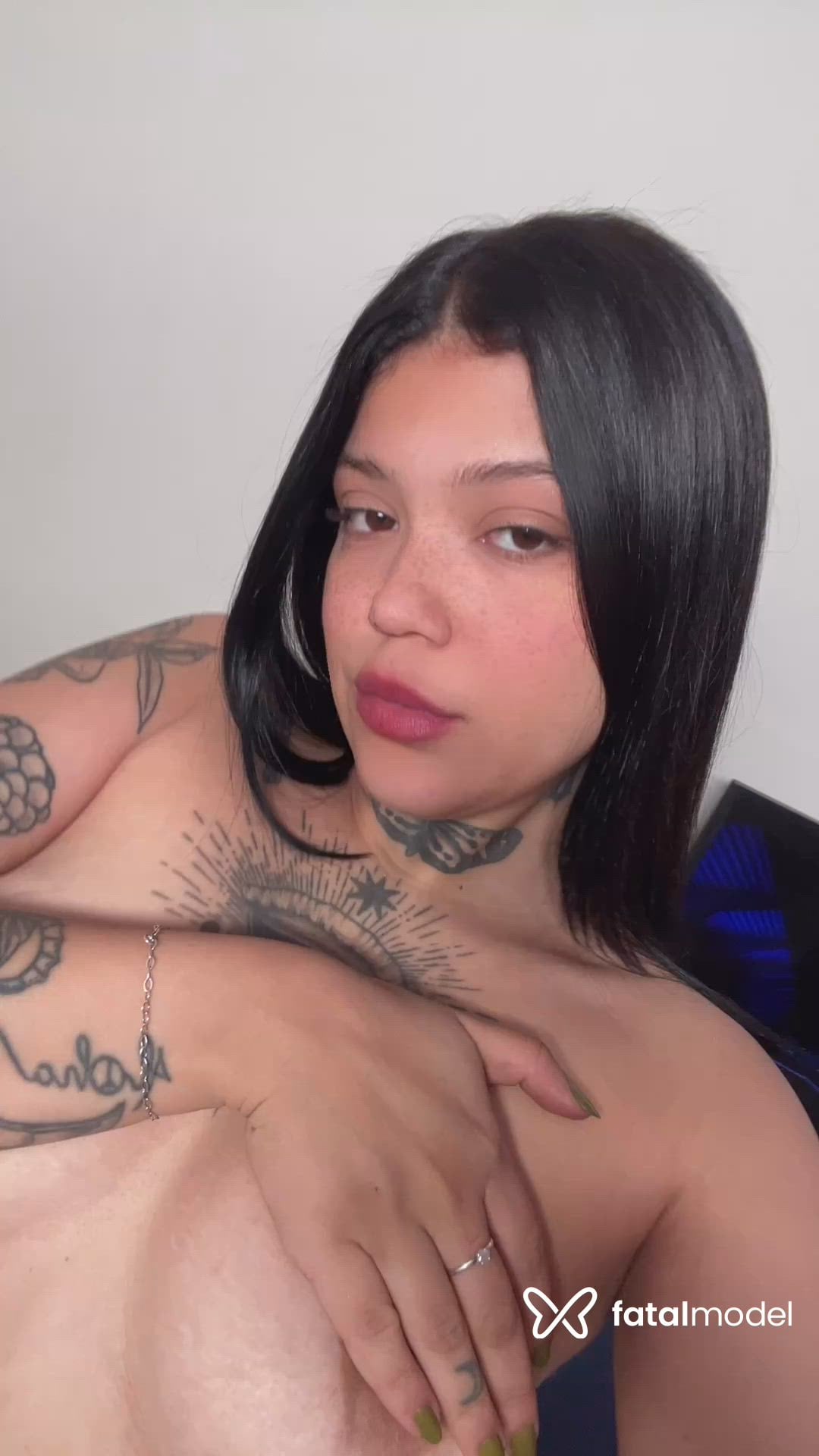 Acompanhante mulher ruiva (o) de olhos castanhos - Nina Souza